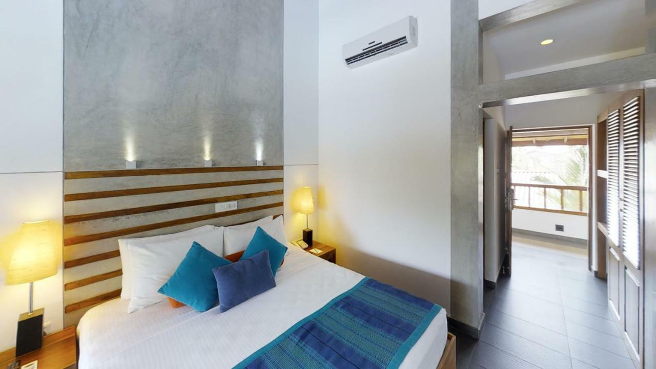 Amagi Aria Airport Transit Hotel Негомбо Екстериор снимка