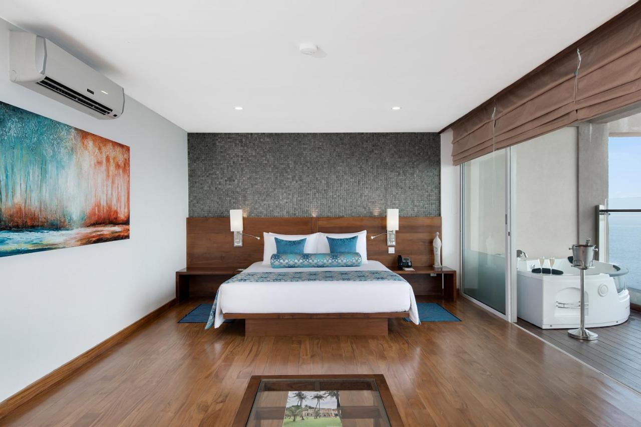 Amagi Aria Airport Transit Hotel Негомбо Екстериор снимка